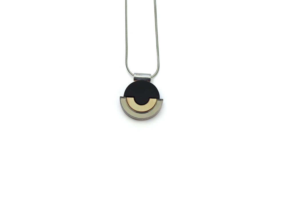 Image of CONTOUR NECKLACE - MATTE BLACK